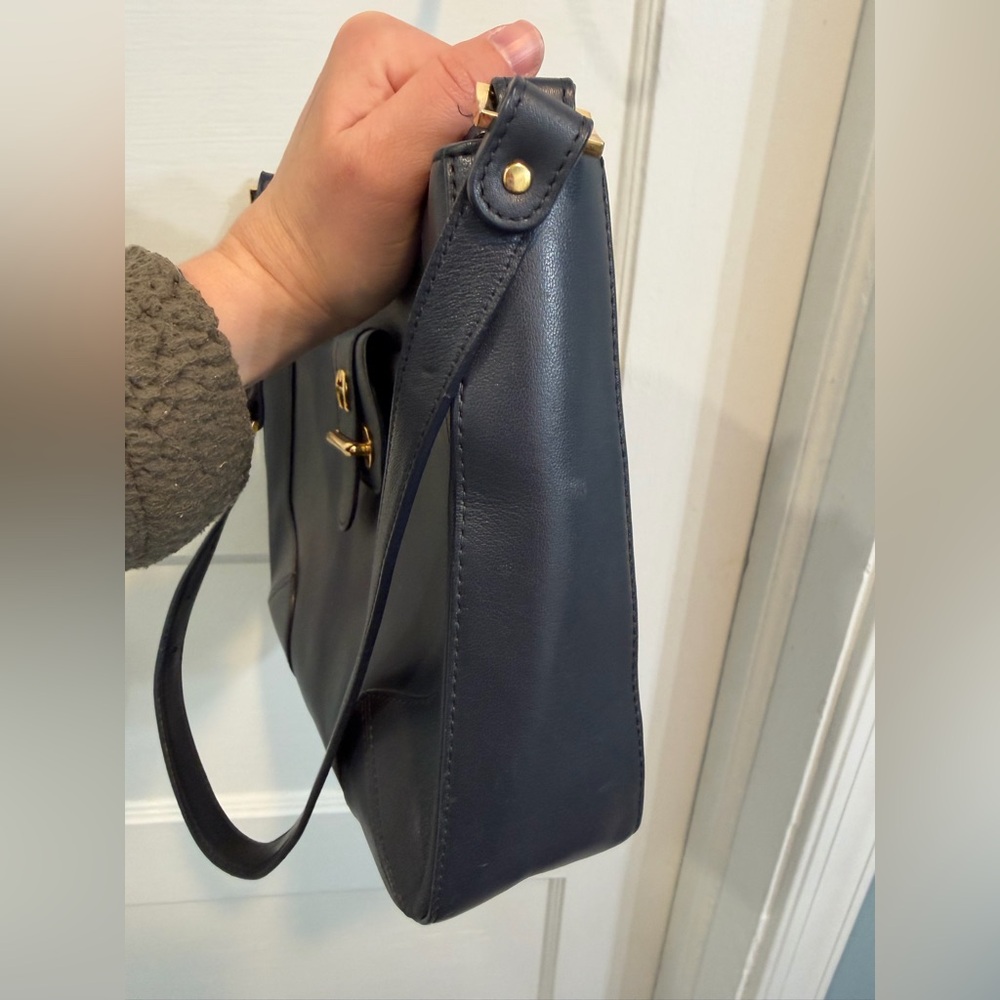 Elegant Navy Leather Shoulder Bag - Picture 15 of 15